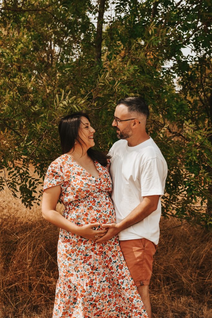 couple grossesse extérieur