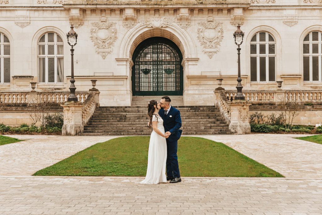 photo couple mariés devant mairie Niort